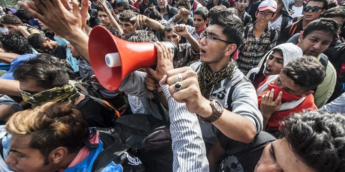 Orbán: Migranti vykopli dvere Maďarska, obáva sa ďalších miliónov