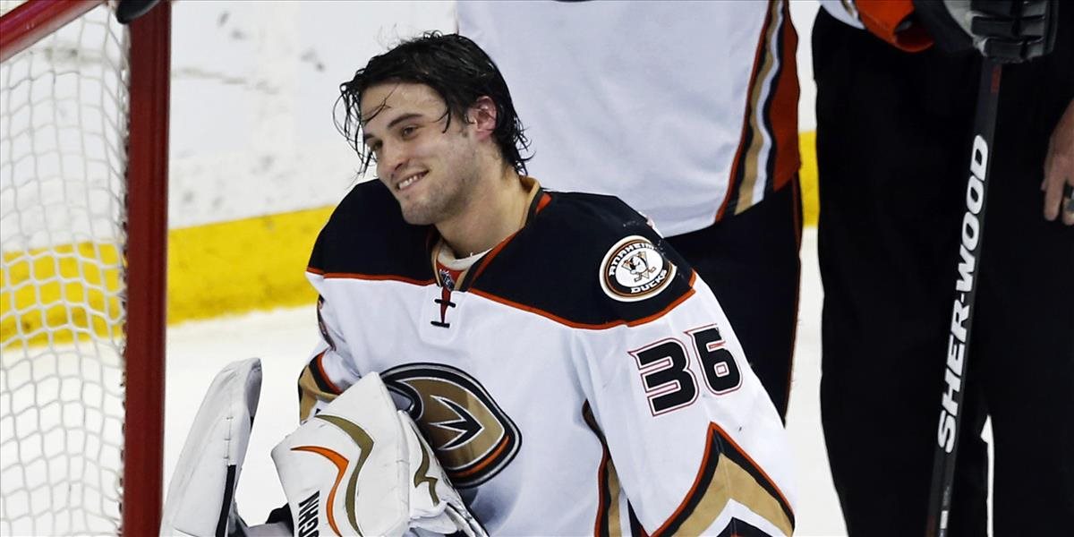 NHL: Brankár Gibson predĺžil kontrakt s Ducks o ďalšie tri roky