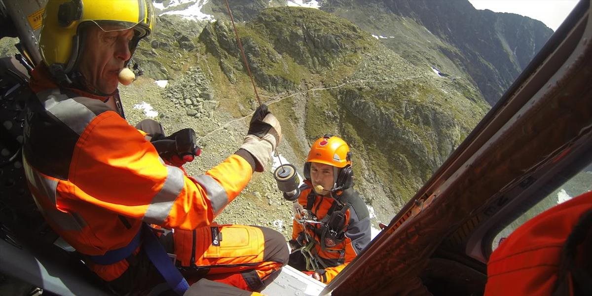 Horskí záchranári majú za sebou náročnú deväťhodinovú akciu