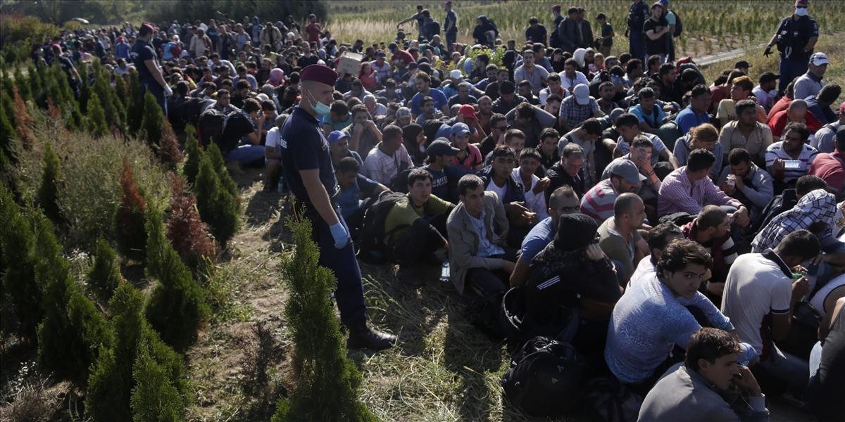 Maďarsko hlási nový rekordný prílev migrantov, do Grécka dorazili ďalšie tisíce