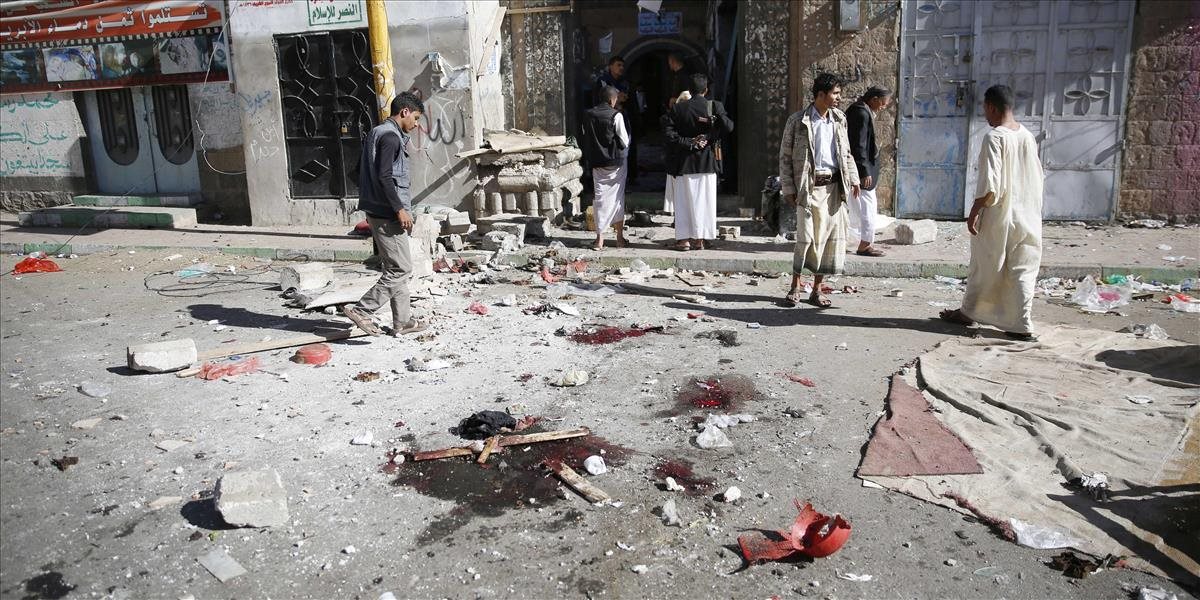 K smrtiacemu útoku v mešite Saná sa prihlásila jemenská odnož Islamského štátu