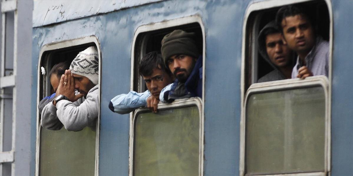 Do Maďarska dorazilo ďalších asi 1100 migrantov cez Chorvátsko, odvezú ich ďalej