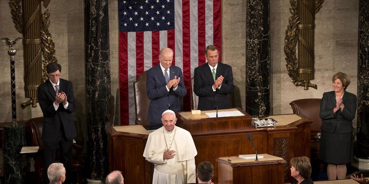 Pápež František vyzval Kongres na odvrhnutie nepriateľstva voči imigrantom