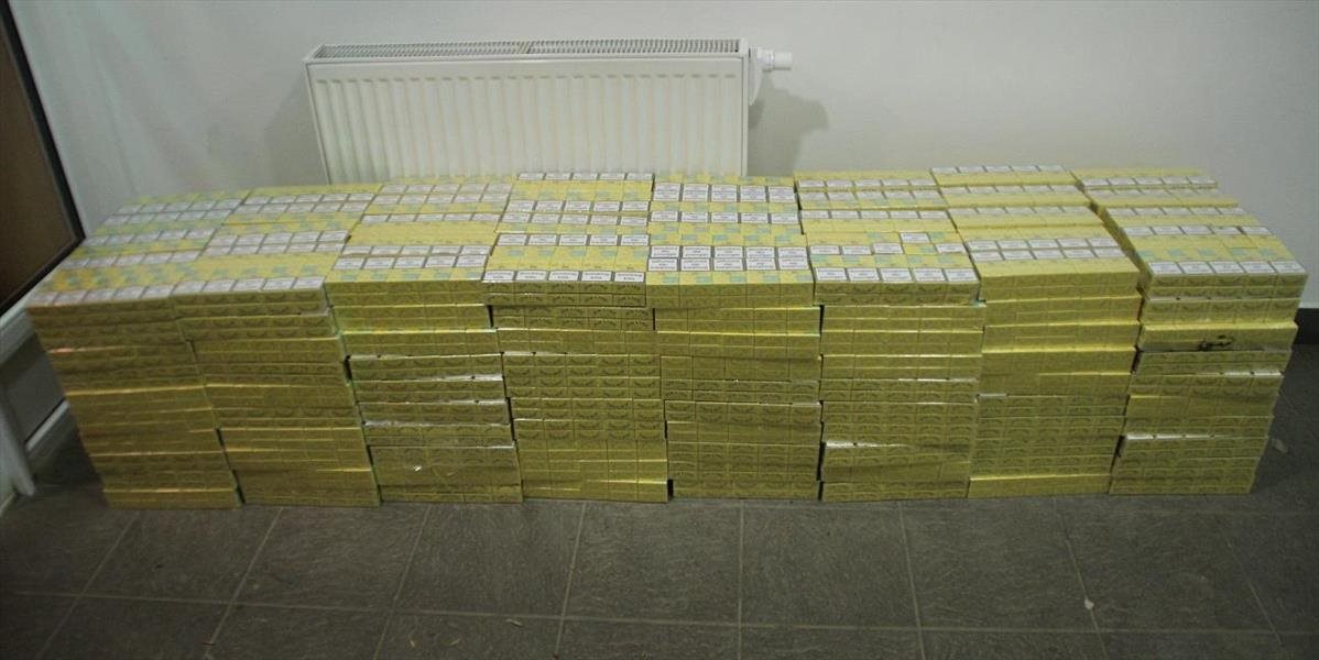Pri východnej hranici zadržala polícia 400 kartónov pašovaných cigariet