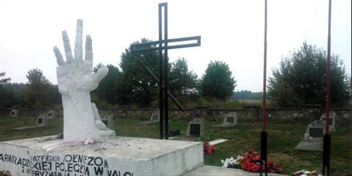 Vandali vyčíňali v Poľsku na cintoríne padlých sovietskych vojakov