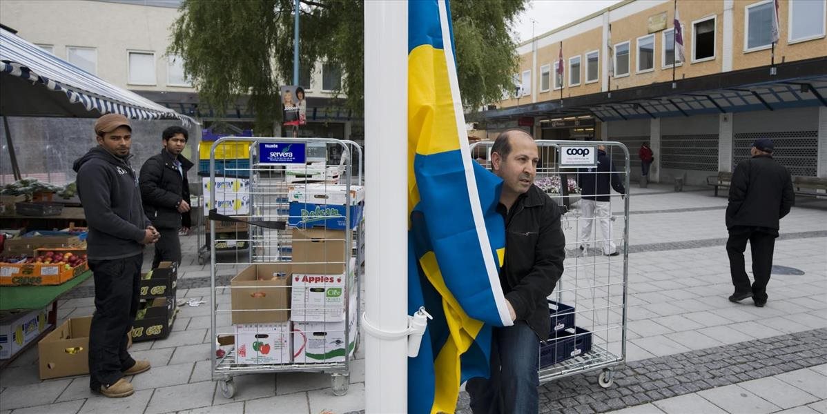 Švédsko čelí prílevu utečencov, na ubytovanie možno využije aj väznice a kasárne