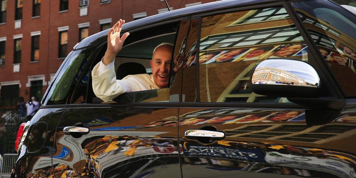 Pápež František zakončil návštevu New Yorku omšou, prišlo 18-tisíc ľudí