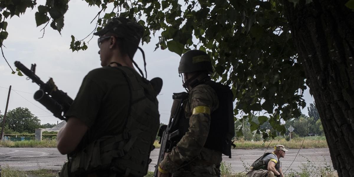 Ukrajinská armáda plánuje sprísniť kontrolu novinárov v Donbase