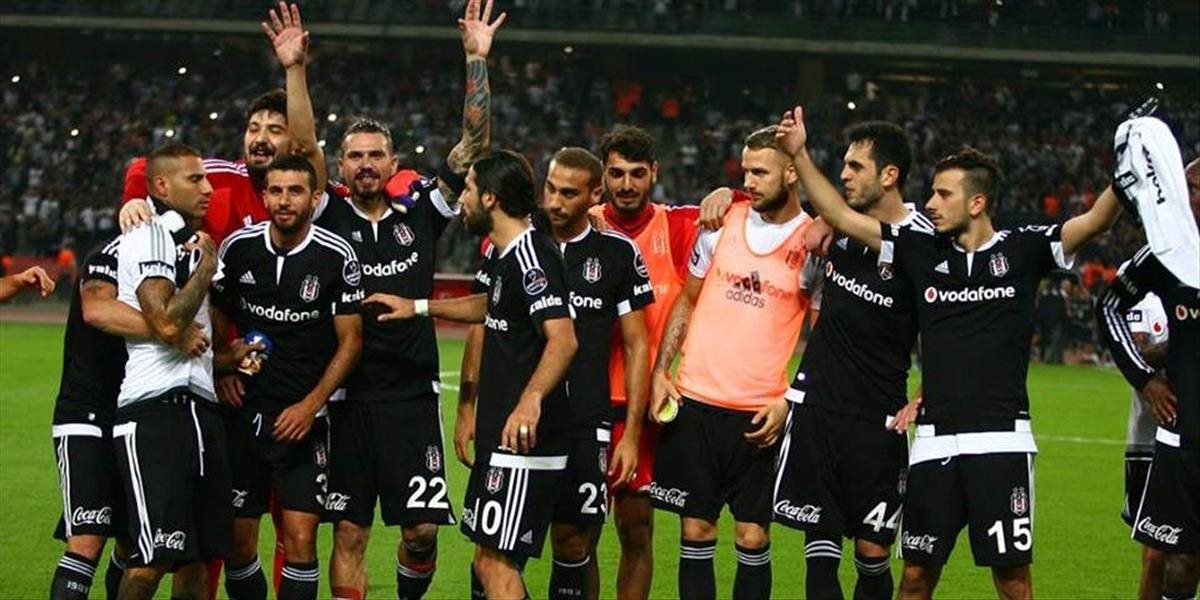 Besiktas v derby zdolal Fenerbahce a vyhupol sa na čelo tureckej ligy