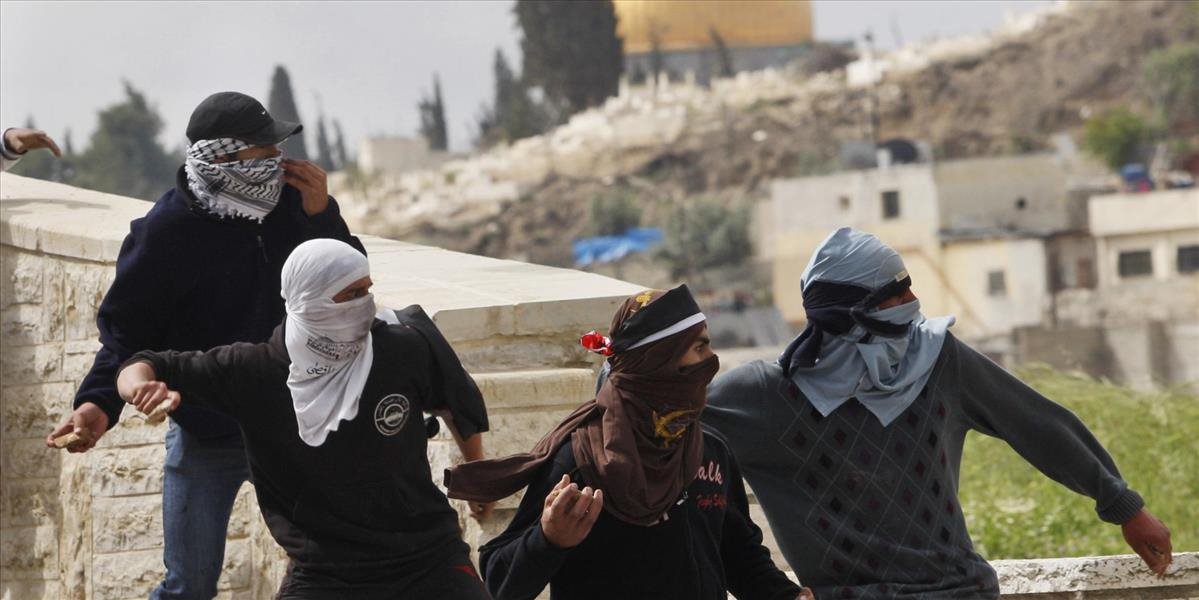 Na Chrámovej hore opäť útočili palestínski výtržníci, stretli sa s izraelskou políciou