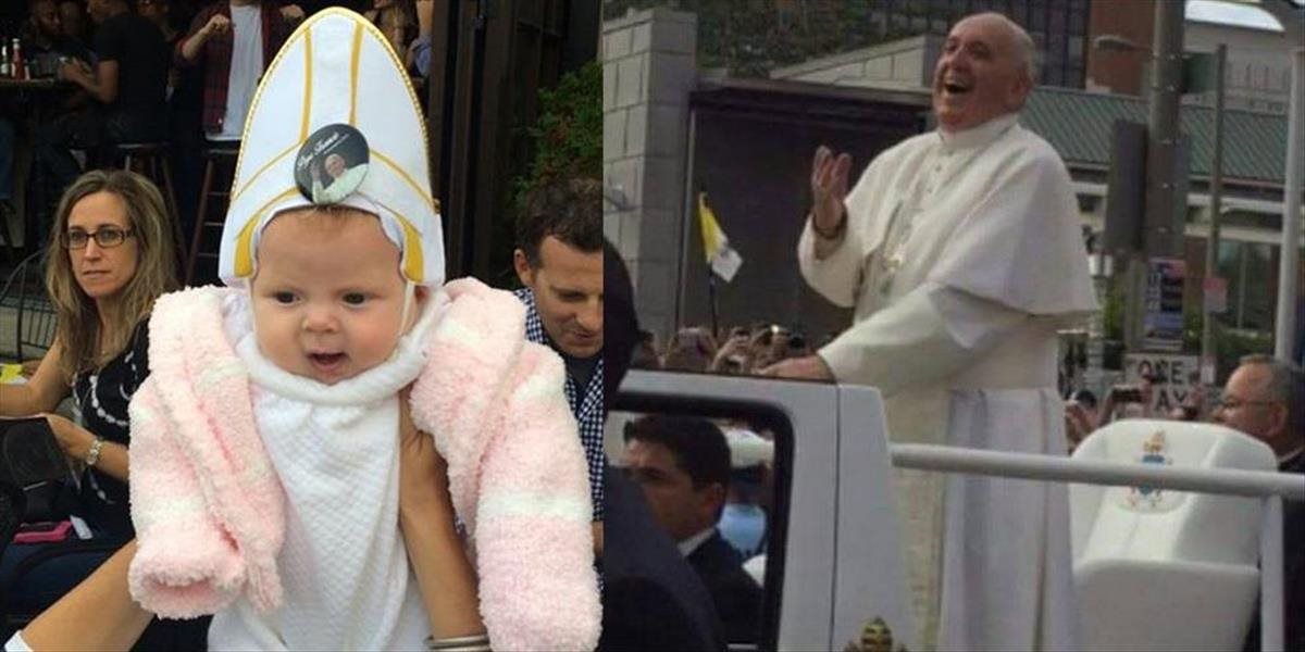 VIDEO Pápež sa v Amerike veľmi dobre zabavil na svojom malom dvojníkovi