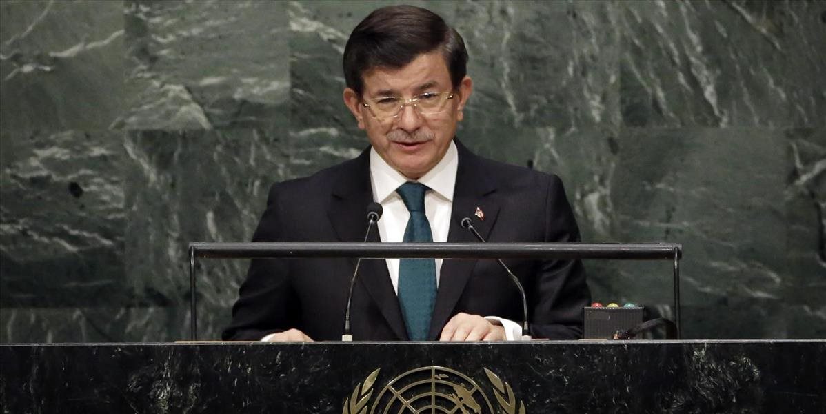 Davutoglu: Turecko naďalej odmieta Asadovo zotrvanie pri moci