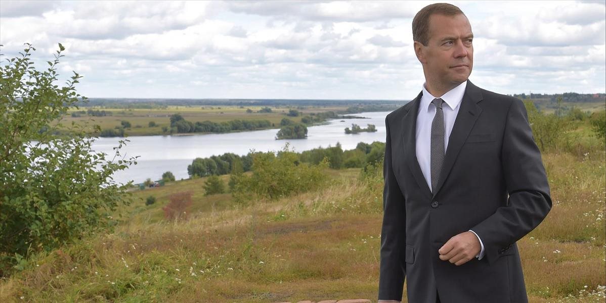 Medvedev nariadil odvetu za sankcie voči leteckým spoločnostiam