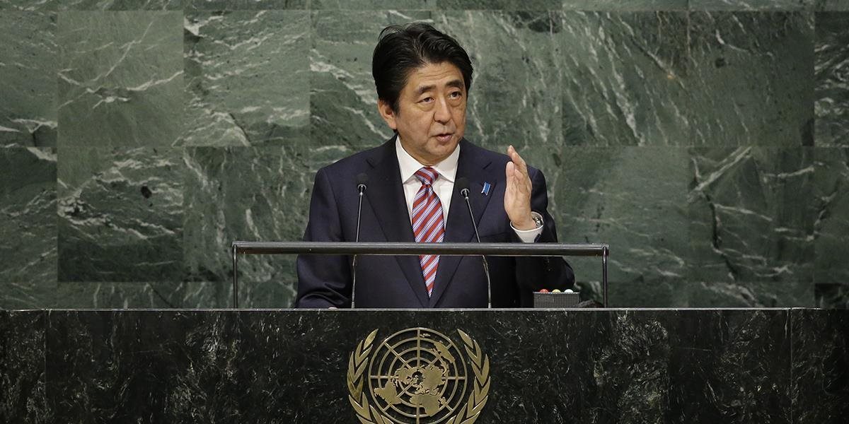 Abe: Japonsko sa musí postarať o vlastných ľudí, kým príjme sýrskych utečencov