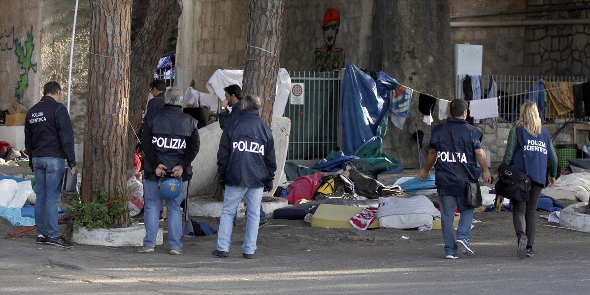 Talianska polícia likviduje tábor migrantov na hranici s Francúzskom