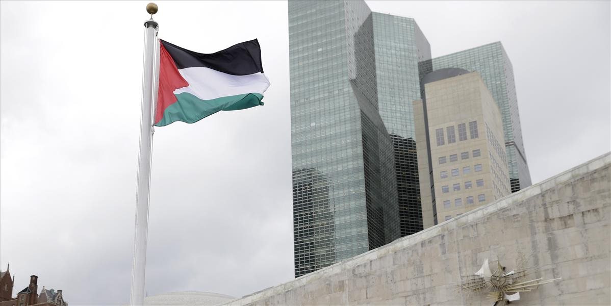 FOTO V hlavnom sídle OSN po prvý raz vztýčili palestínsku vlajku