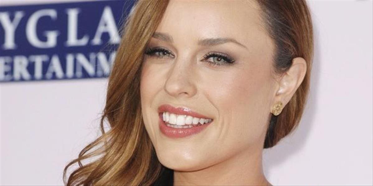 Jessica McNamee si v snímke CHiPs zahrá policajtku