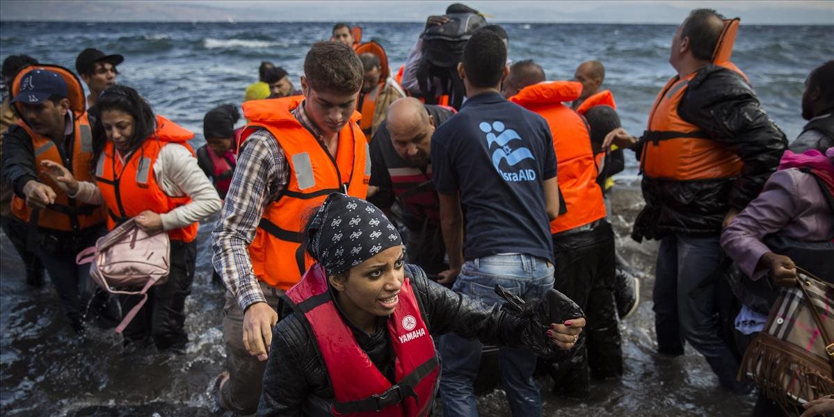 Utečencov majú zachytávať spoločné hliadky Turecka a Grécka v Egejskom mori