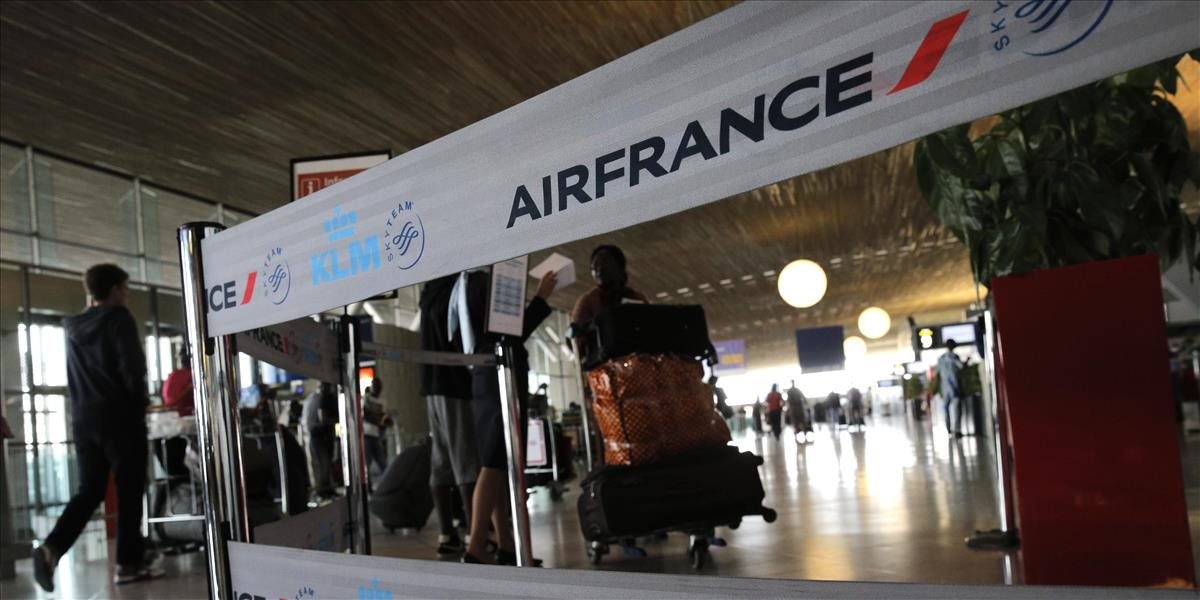 Air France zvažuje prepúšťanie pilotov, odbory plánujú štrajky