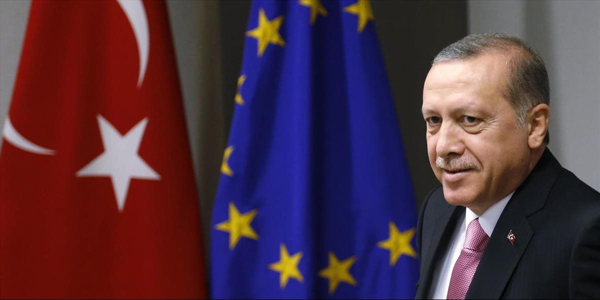 Erdogan: Kurdská PYD bojujúca proti Islamskému štátu je teroristická skupina