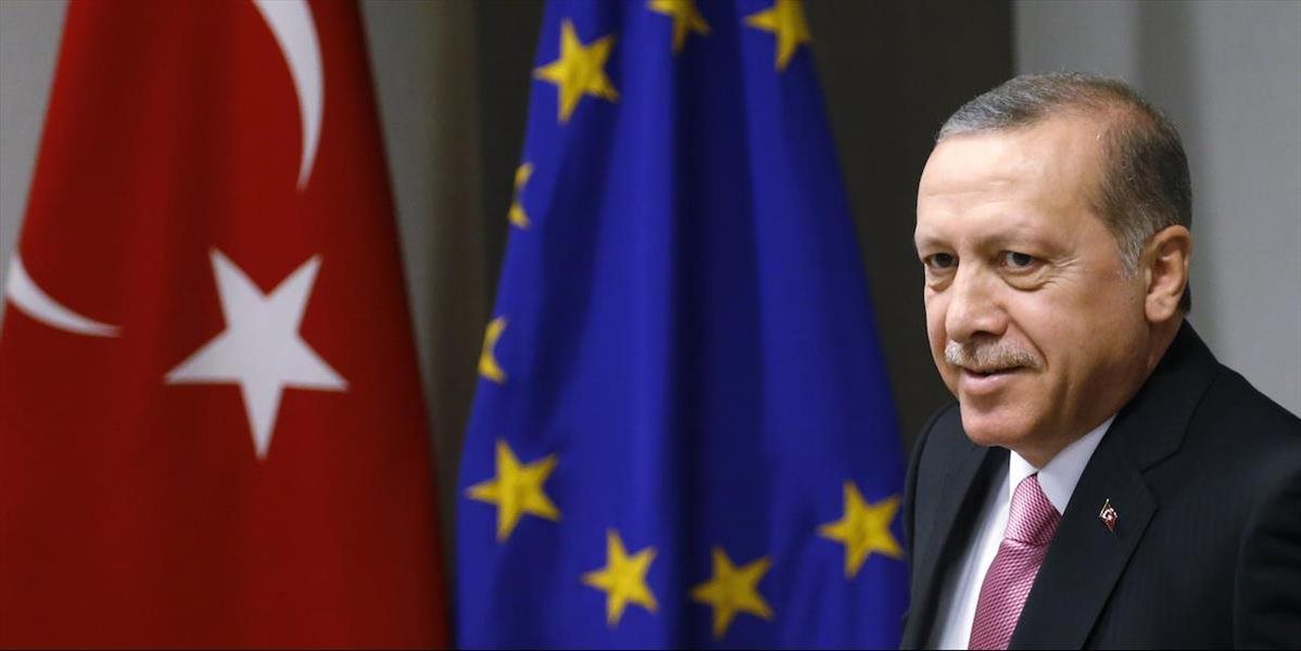 Erdogan naznačil pripravenosť Turecka vytvoriť viac utečeneckých táborov
