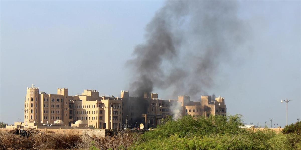 Ozbrojenci zaútočili na hotel v Jemene, v ktorom sídli medzinárodne uznaná vláda