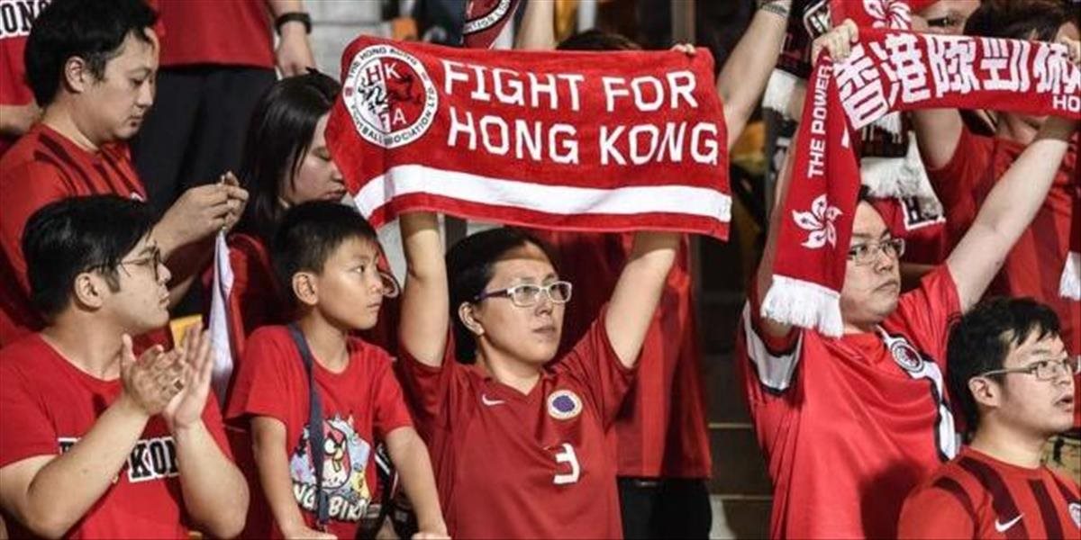 Hongkong dostal pokutu od FIFA za piskot divákov pri čínskej hymne
