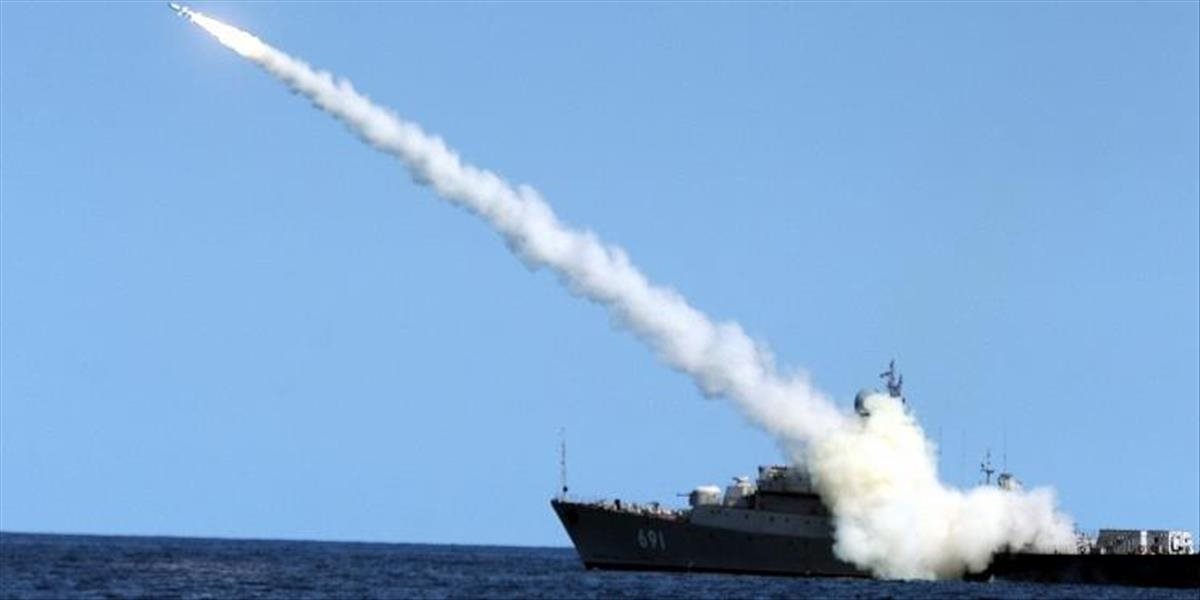 VIDEO Rusko nasadilo proti Islamskému štátu v Sýrii aj Kaspickú flotilu: Vypálili 26 rakiet