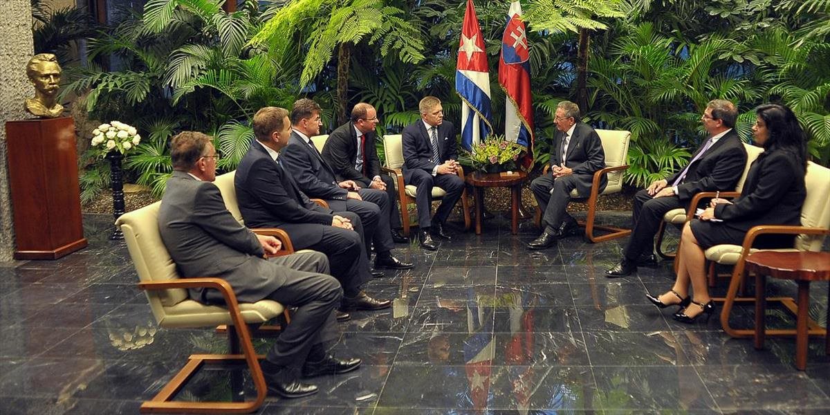Fico sa na Kube dohodol o urovnaní dlhu, podpísal aj energetické projekty