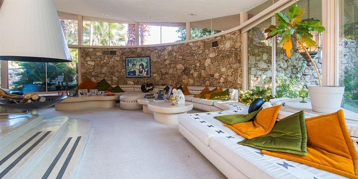 Elvis Presley s Priscilou strávili svadobnú noc v tomto dome: Je na predaj za takmer 7 miliónov dolárov!