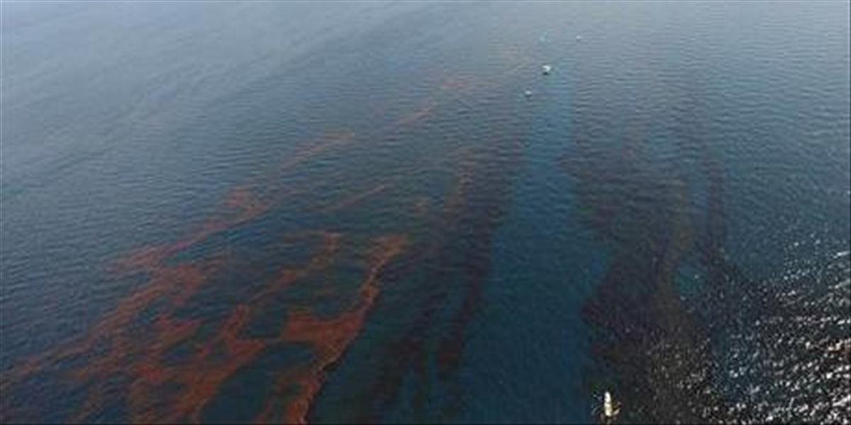 Ropná škvrna v Severnom mori sa pri pobreží rozptýlila