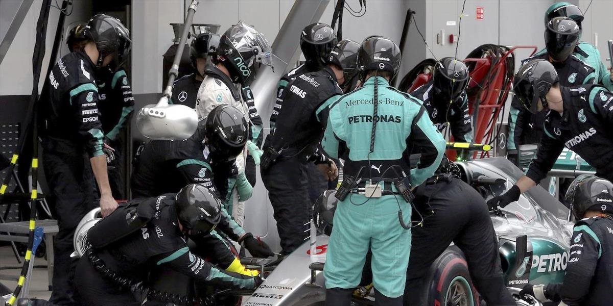 F1: Mercedes získal po penalizácii Räikkönena v predstihu Pohár konštruktérov