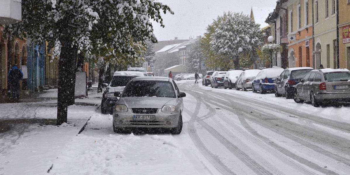 FOTO Prvý sneh na Slovensku: Sneží na viacerých miestach, napadne až 20 centimetrov