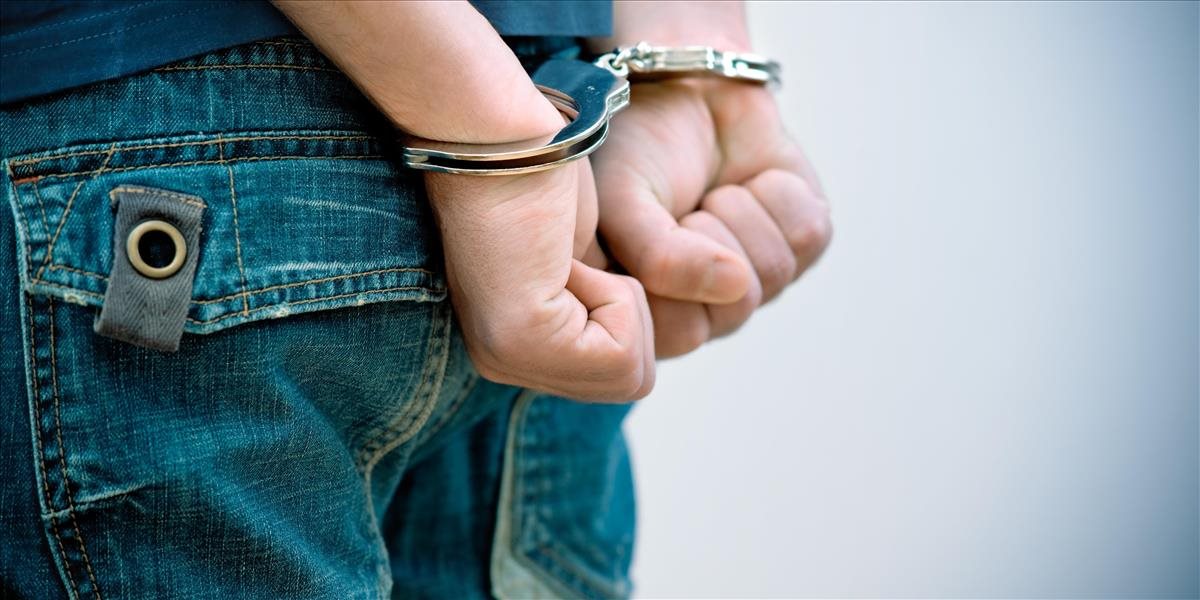 Polícia vypátrala zlodejov, ktorí v Košiciach prepadli dôchodcu, hrozí im až 12 rokov
