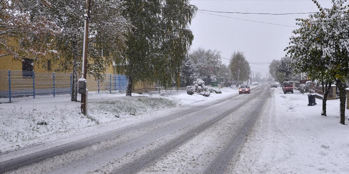 Polícia radí vodičom: Ak sa chystáte na sever Slovenska obujte zimné pneumatiky