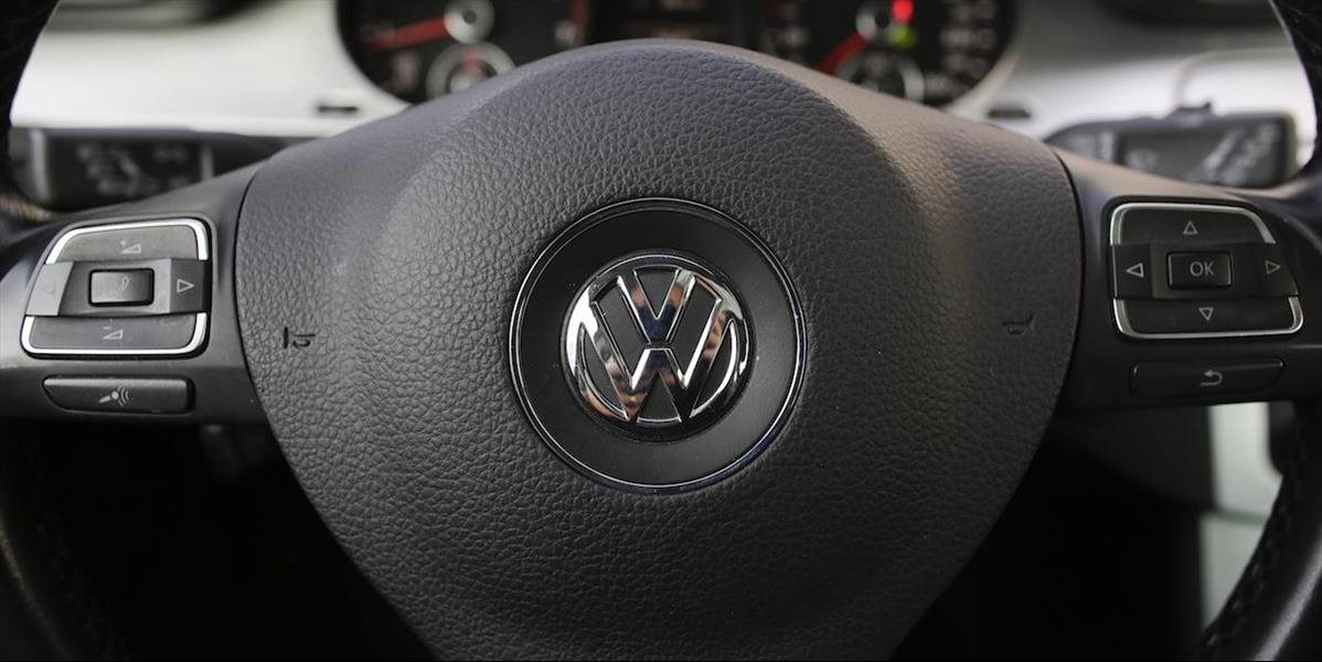 Prvé auto so softvérom na britskom trhu predal VW v roku 2008