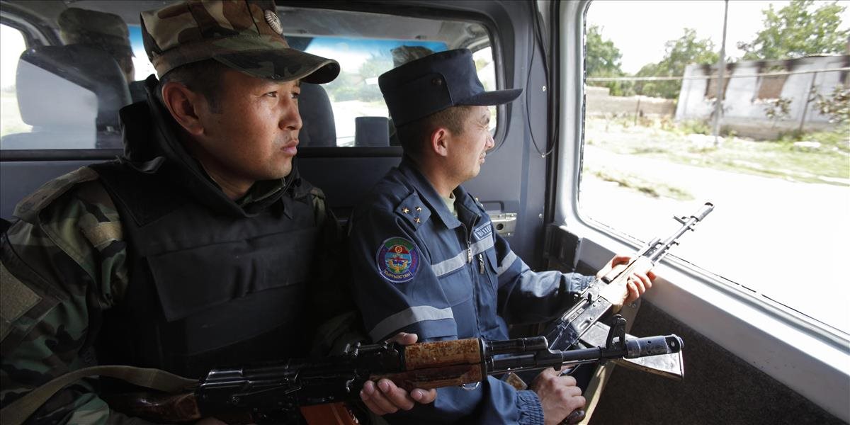 Kirgizsko vyhlásilo pohotovosť, polícia pátra po islamistov na úteku z väzenia