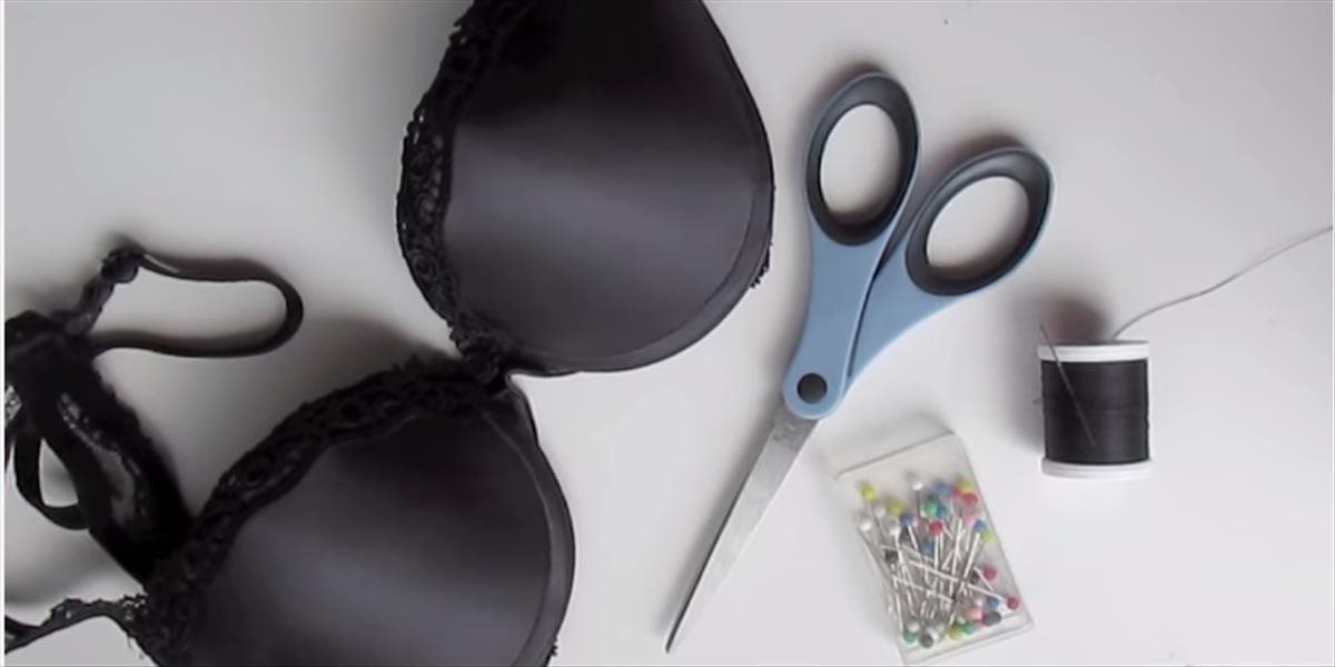 VIDEO Skvelý trik s podprsenkou vhodný do šiat s odhaleným chrbtom