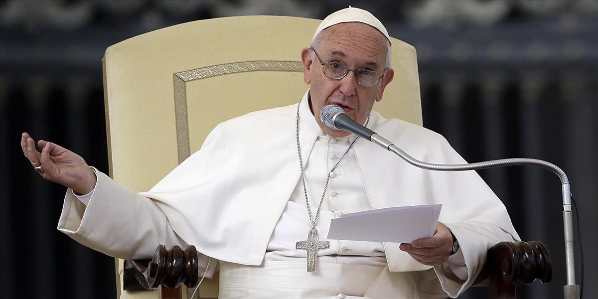 Pápež František poprosil o odpustenie za škandály vo Vatikáne a Ríme