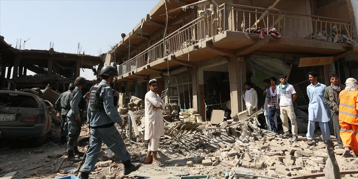 Kancelária pakistanského poslanca sa stala terčom bombového útoku, zomrelo sedem ľudí