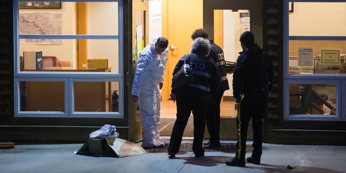 Muž útočil kladivom v Britskej Kolumbii, zranil desať ľudí