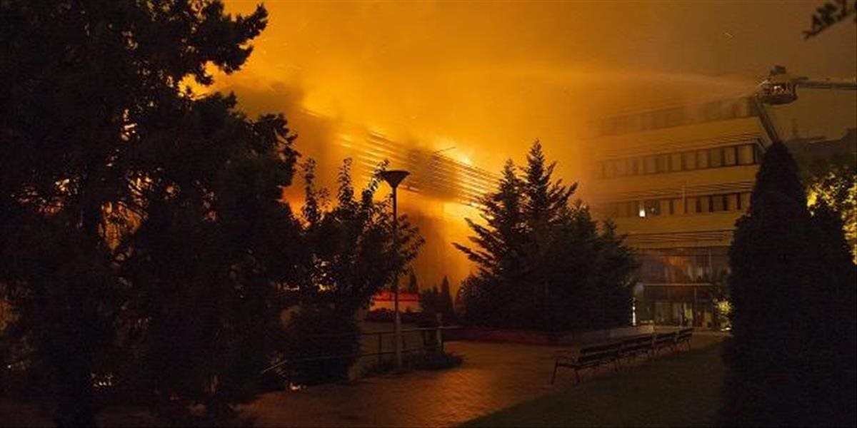 VIDEO Atletická hala Telovýchovnej univerzity v Budapešti zhorela do tla