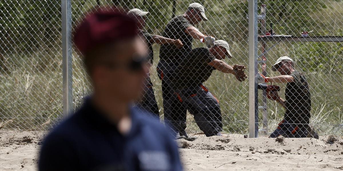 Kritická situácia splnila všetky podmienky, Maďarsko o polnoci zatvorí hranícu s Chorvátskom