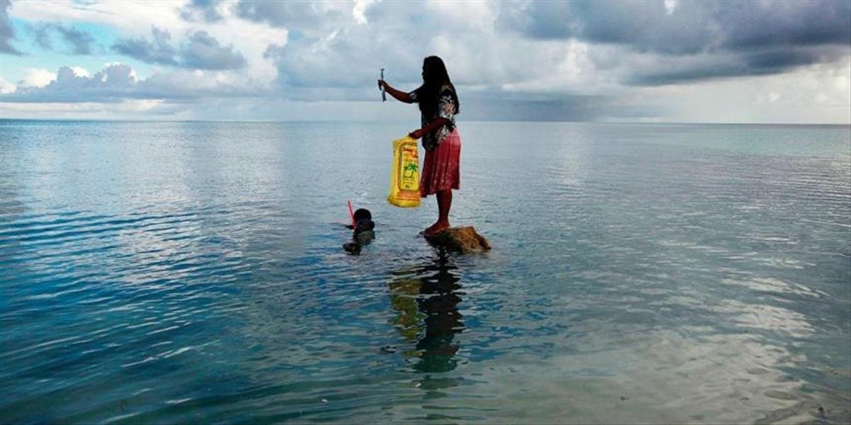 Ostrovy Kiribati zaplavuje more, Nový Zéland vyhostil prvého klimatického utečenca