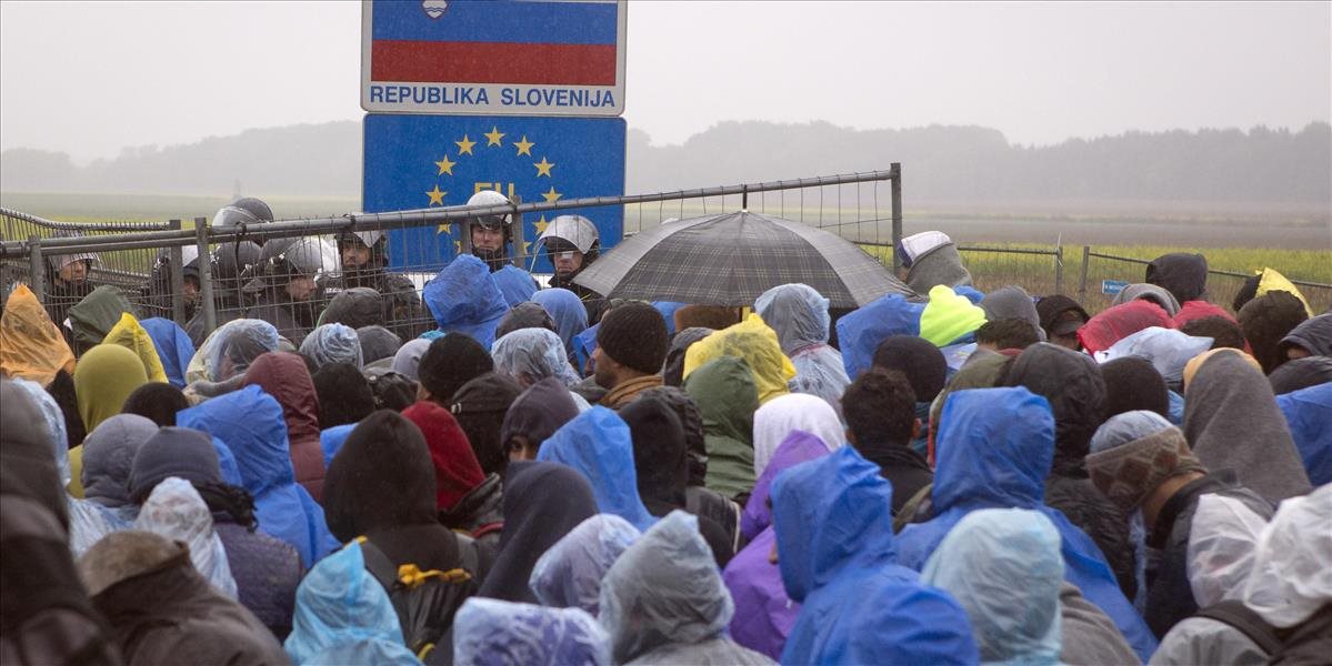 Chorváti odmietajú kritiku Slovinska, za prílev migrantov vinia otvorenú grécku hranicu