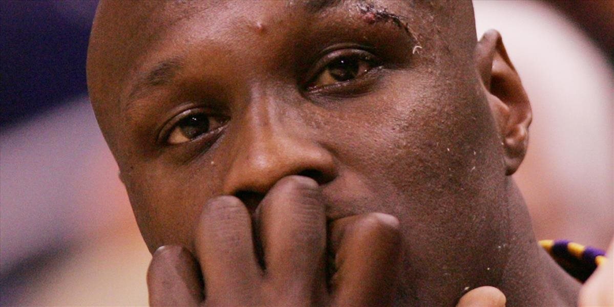 NBA: Odomov stav sa po kolapse v nevestinci zlepšil, hrozia mu trvalé následky