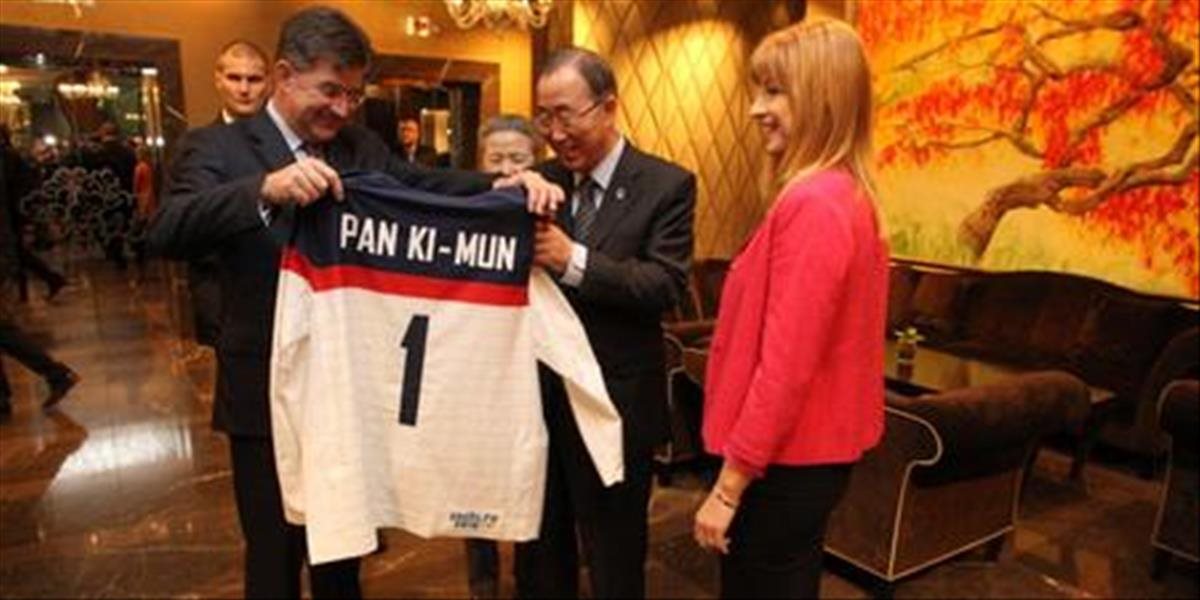 Zväz poskytol dres reprezentácie ako dar pre Pan Ki-muna