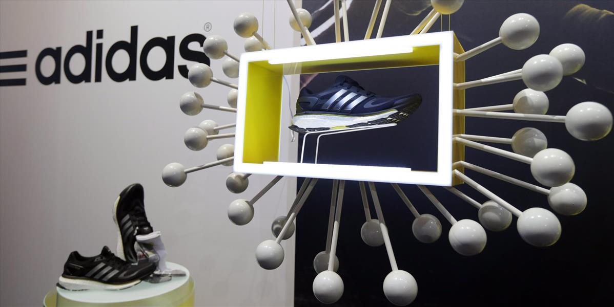 Adidas chce v roku 2016 otvoriť v Nemecku plnoautomatizovanú továreň na obuv