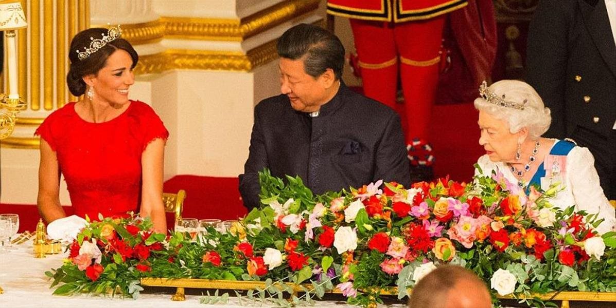 FOTO Kráľovná Alžbeta II. usporiadala pre čínskeho prezidenta veľkolepý banket