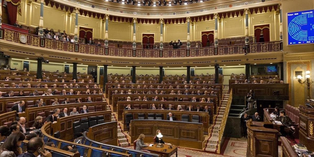 Španielsky parlament schválil rozpočet pre rok 2016 aj napriek varovaniam EÚ